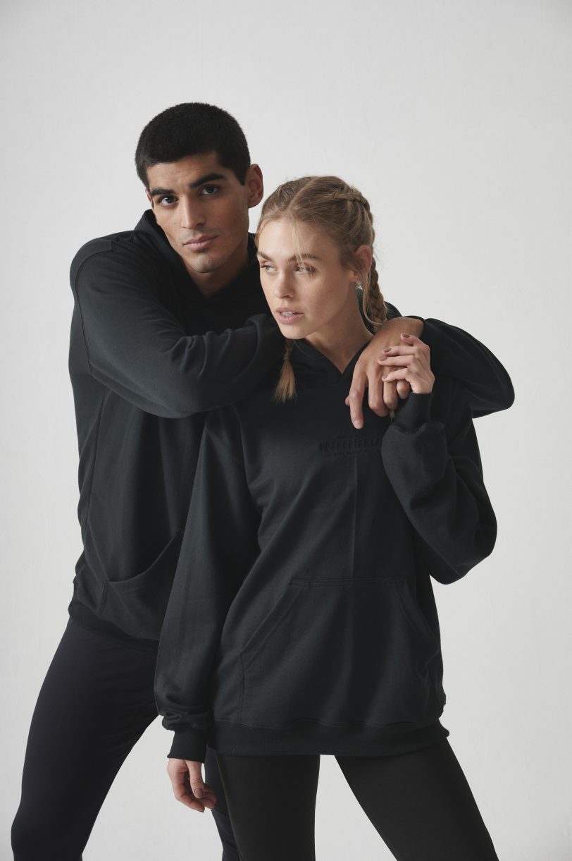 BUZO BASIC OCHO BLACK - Imagen 4