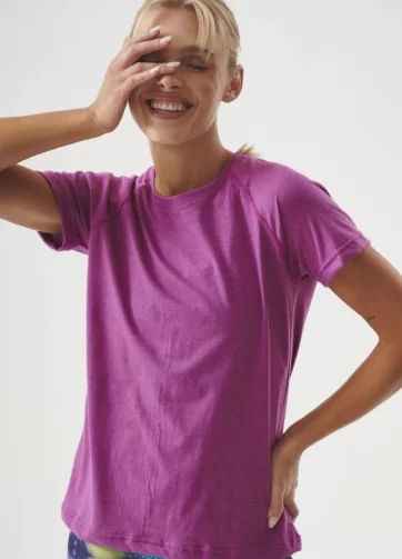 REMERA BASIC CIRUELA